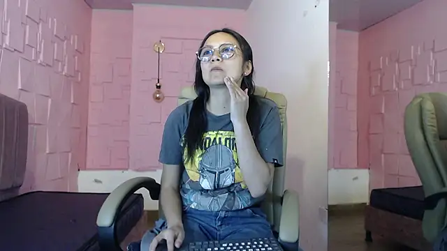 katalina07 1 online show from March 19, 2026, 4:55 pm