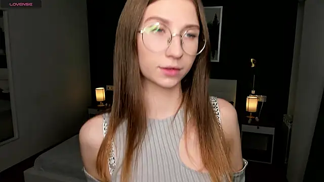 Snapshot of EditaBand chatting on October 21, 2025, 6:52 pm EditaBand online show from October 21, 2025, 6:52 pm