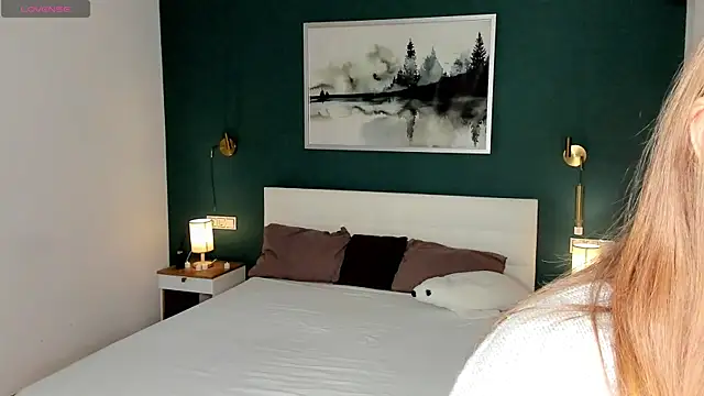 Snapshot of EditaBand chatting on November 3, 2025, 7:15 pm EditaBand online show from November 3, 2025, 7:15 pm