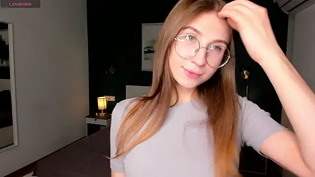 Snapshot of EditaBand chatting on November 7, 2025, 7:14 pm EditaBand online show from November 7, 2025, 7:14 pm