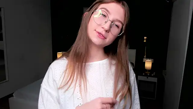 Snapshot of EditaBand chatting on November 28, 2025, 7:16 pm EditaBand online show from November 28, 2025, 7:16 pm