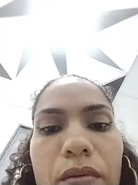 Karen Ariass online show from June 1, 2026, 2:13 am