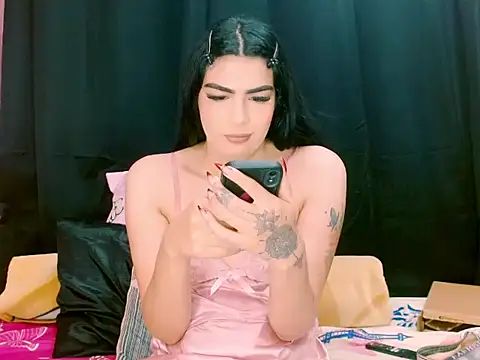 Snapshot of _crystal23_ chatting on September 14, 2025, 5:06 am  crystal23  online show from September 14, 2025, 5:06 am
