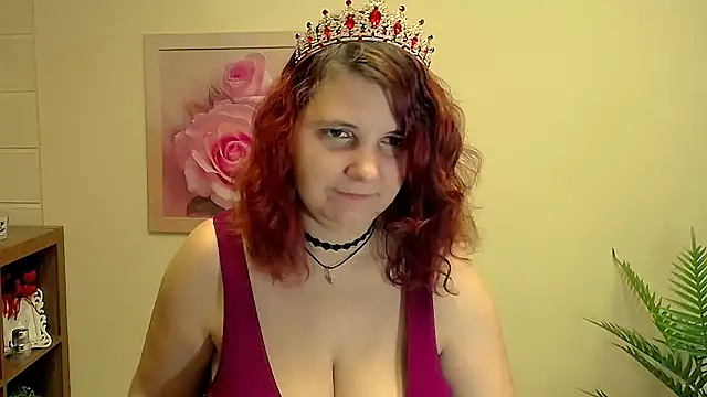 TwoBigSuns online show from November 18, 2025, 8:19 am