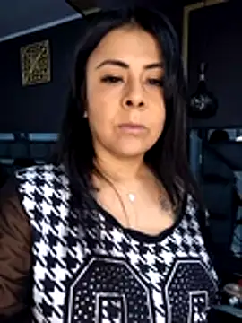 Aniajoness  online show from December 5, 2025, 3:04 am