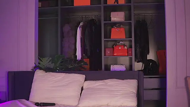Monique Celeste online show from June 3, 2026, 10:29 am