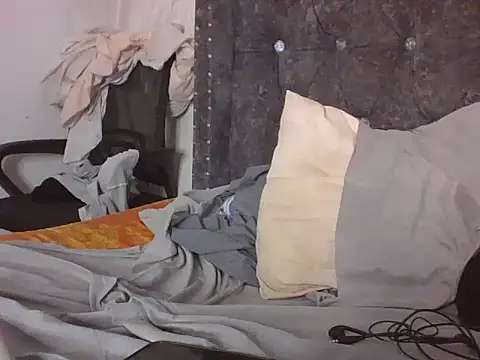 Linah97 online show from November 28, 2025, 4:42 pm