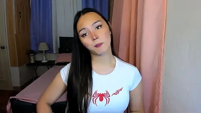 Snapshot of ameliamaureen chatting on June 15, 2026, 6:37 am ameliamaureen online show from June 15, 2026, 6:37 am