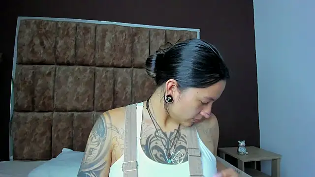 Kitty ravee online show from September 13, 2025, 11:37 pm