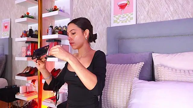 Sofy Bradd online show from February 21, 2026, 7:31 am