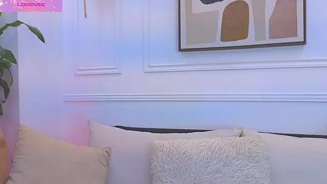 Daisy Price online show from February 25, 2026, 11:20 am