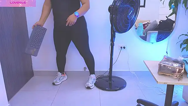 Daisy Price online show from March 14, 2026, 10:53 am