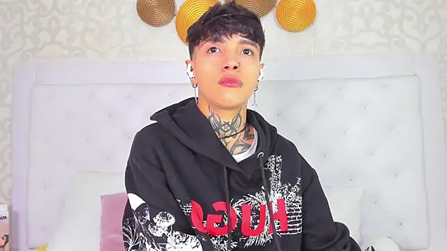 Snapshot of b3k_afrodict chatting on February 19, 2026, 3:24 am b3k afrodict online show from February 19, 2026, 3:24 am