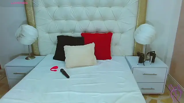 WildScarlet online show from March 21, 2025, 12:39 pm