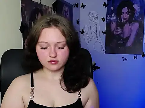 LadyAlice  online show from June 17, 2026, 6:09 pm