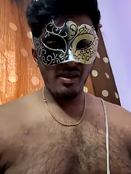 VVcouple online show from November 7, 2025, 10:37 am