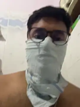 VVcouple online show from April 6, 2026, 7:37 pm