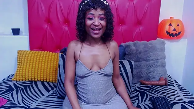 GoldenBigAssCurvy online show from April 22, 2026, 6:31 pm