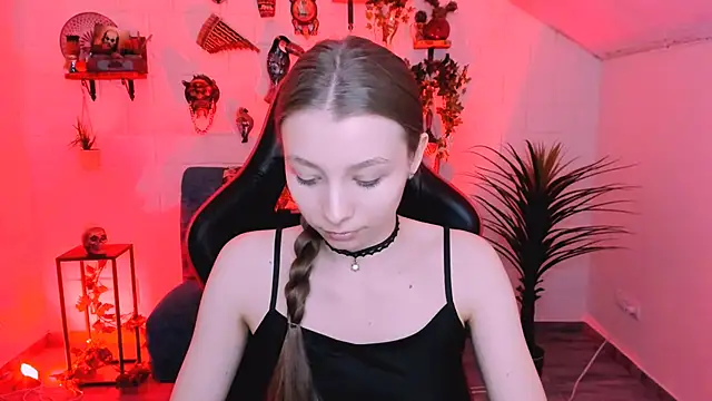 JulieDaniel online show from April 7, 2026, 8:37 am