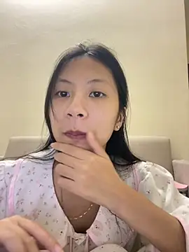 Lil-Gi online show from November 3, 2025, 3:24 pm