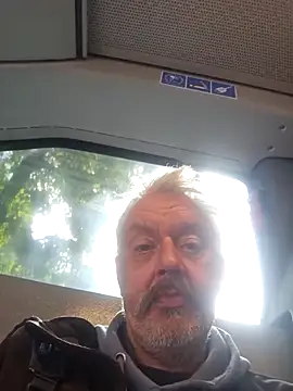 Snapshot of Fonse1860 chatting on September 17, 2025, 8:27 am Fonse1860 online show from September 17, 2025, 8:27 am