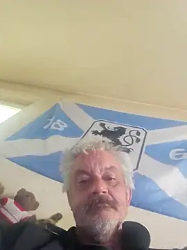 Snapshot of Fonse1860 chatting on October 8, 2025, 8:56 am Fonse1860 online show from October 8, 2025, 8:56 am