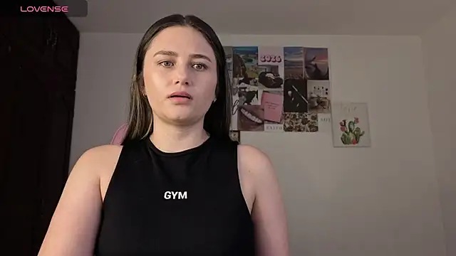 Veronika  Winslow  online show from March 29, 2026, 11:21 am