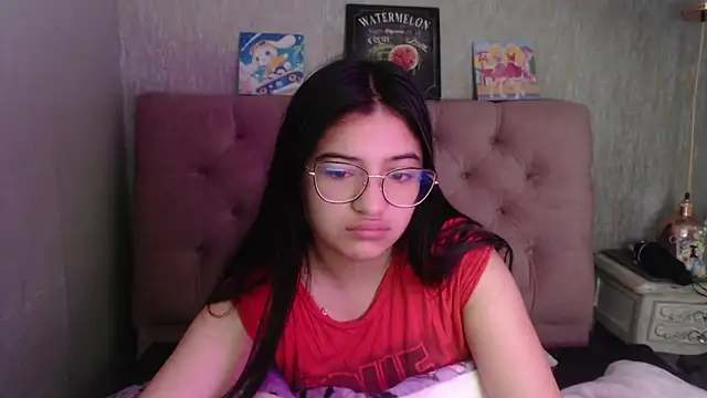 laurenelove online show from September 21, 2025, 3:52 am