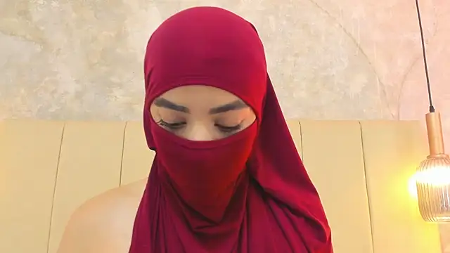 nayiraa  online show from April 27, 2026, 11:41 am