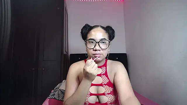 Kristynsmith online show from September 17, 2025, 4:03 am