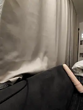 SexyJulia21 online show from April 15, 2026, 5:03 am