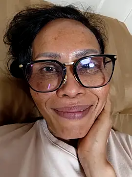 Mama Eva 1 online show from November 4, 2025, 3:38 am