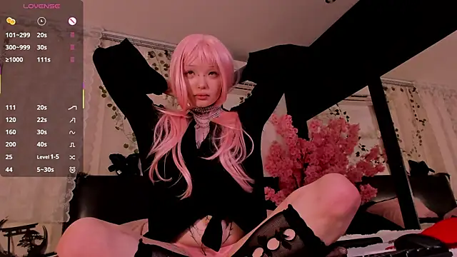 Lein Bone online show from October 4, 2025, 5:11 pm