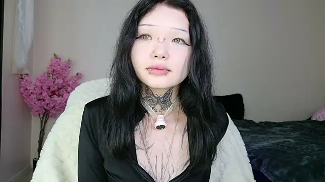 Snapshot of Lein_Bone chatting on June 25, 2026, 12:21 am Lein Bone online show from June 25, 2026, 12:21 am