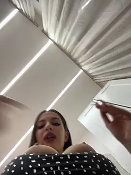 Anyssia online show from March 18, 2026, 6:44 pm