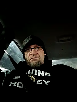 Snapshot of ShawnandDani7074 chatting on February 2, 2026, 1:48 am ShawnandDani7074 online show from February 2, 2026, 1:48 am