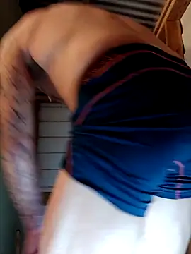 Snapshot of ShawnandDani7074 chatting on February 12, 2026, 7:47 am ShawnandDani7074 online show from February 12, 2026, 7:47 am