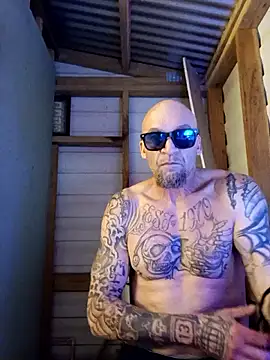 Snapshot of ShawnandDani7074 chatting on February 17, 2026, 3:14 am ShawnandDani7074 online show from February 17, 2026, 3:14 am