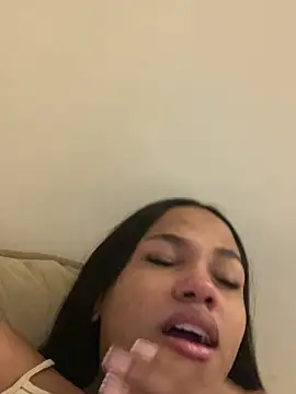 Snapshot of Sabryynna chatting on November 28, 2025, 4:20 pm Sabryynna online show from November 28, 2025, 4:20 pm