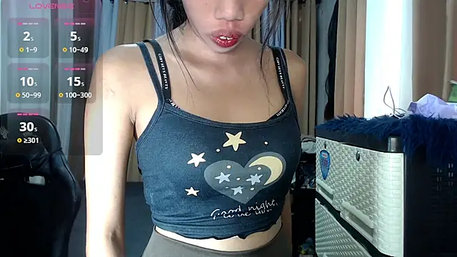 Snapshot of kourtneyluv_ chatting on February 5, 2026, 5:23 am kourtneyluv online show from February 5, 2026, 5:23 am