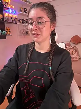 Snapshot of Sharon_07 chatting on November 11, 2025, 11:38 pm Sharon 07 online show from November 11, 2025, 11:38 pm