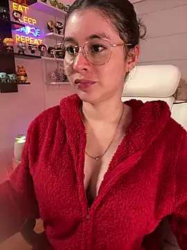 Sharon 07 online show from February 17, 2026, 11:33 pm