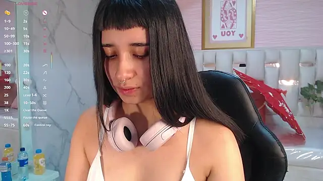 allyssa bellini s online show from October 10, 2025, 9:03 pm