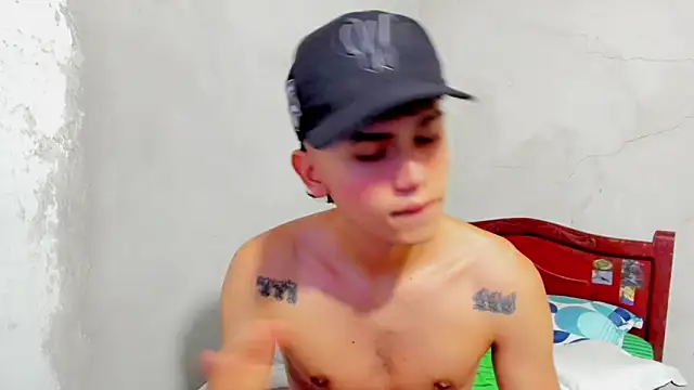 Snapshot of Damien_444 chatting on October 5, 2025, 10:24 am Damien 444 online show from October 5, 2025, 10:24 am