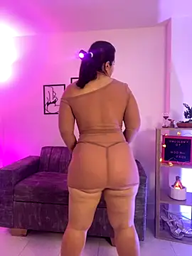 leiablack online show from November 19, 2025, 12:05 pm