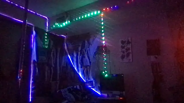 Snapshot of Triggerhappycj100 chatting on September 15, 2025, 12:05 pm Triggerhappycj100 online show from September 15, 2025, 12:05 pm