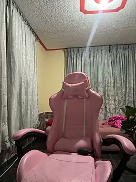 laure torres online show from October 30, 2025, 8:38 am