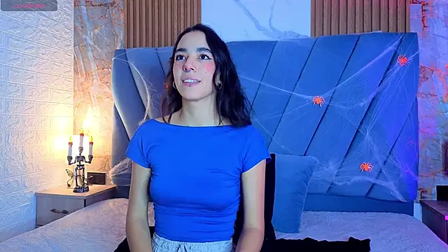 Snapshot of violett__golden chatting on October 12, 2025, 9:03 pm violett  golden online show from October 12, 2025, 9:03 pm