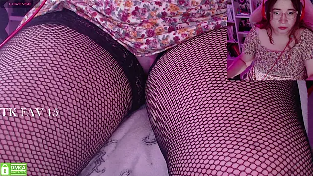 Snapshot of Pink_girl0n chatting on November 28, 2025, 6:16 am Pink girl0n online show from November 28, 2025, 6:16 am