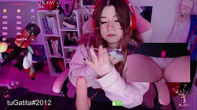 Snapshot of Pink_girl0n chatting on November 29, 2025, 7:22 am Pink girl0n online show from November 29, 2025, 7:22 am